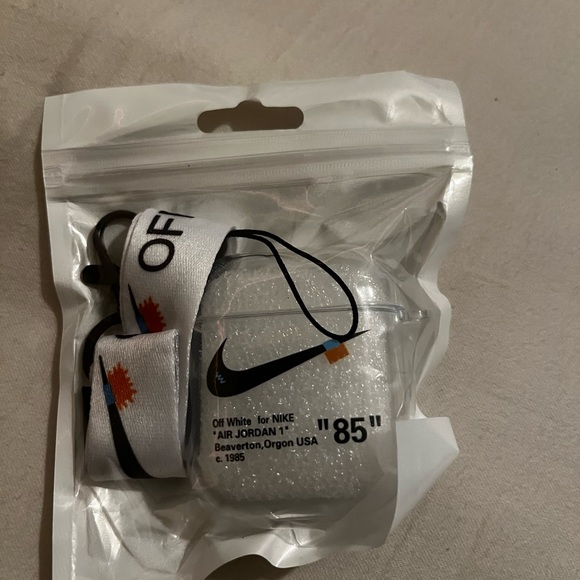 Nike AirPod Cases - Picture 15 of 16